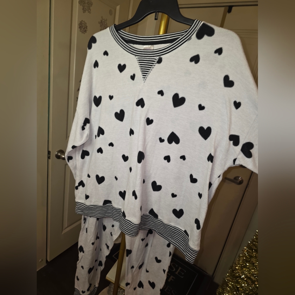 Heart Print Pajama Set - Black and White 3x Plus - Picture 5 of 6